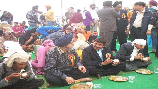 UP News : पूर्व IAS राम बहादुर भाजपा में शामिल