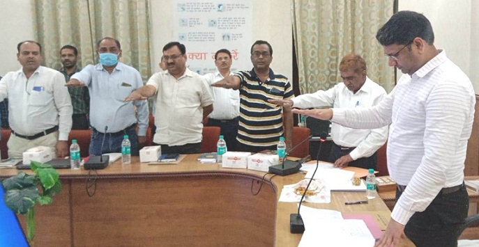 Gonda News : कम से कम दो-दो टीबी मरीजों को गोद लेंगे अधिकारी