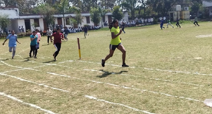 Gonda News : जब दौड़ प्रतियोगिता में मुख्य अतिथि भी हो गईं शामिल, मारी बाजी