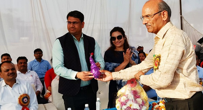 Gonda News: LBS कालेज पहुंचे DM ने किया बड़ा ऐलान