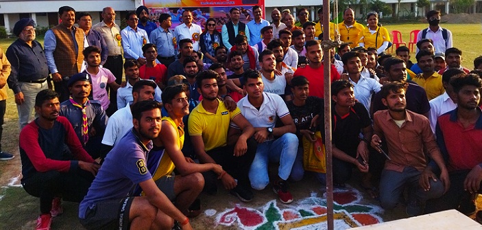 Gonda News: LBS कालेज पहुंचे DM ने किया बड़ा ऐलान