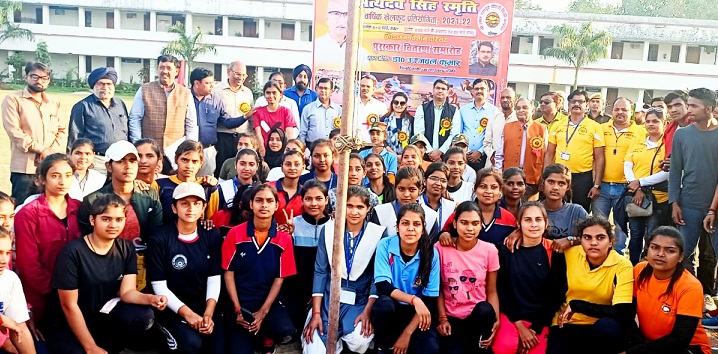 Gonda News: LBS कालेज पहुंचे DM ने किया बड़ा ऐलान