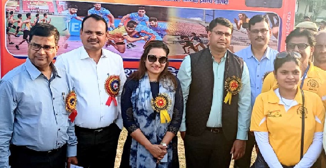 Gonda News: LBS कालेज पहुंचे DM ने किया बड़ा ऐलान