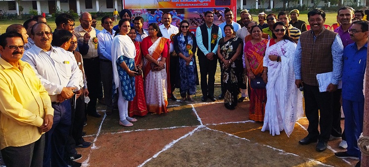 Gonda News: LBS कालेज पहुंचे DM ने किया बड़ा ऐलान