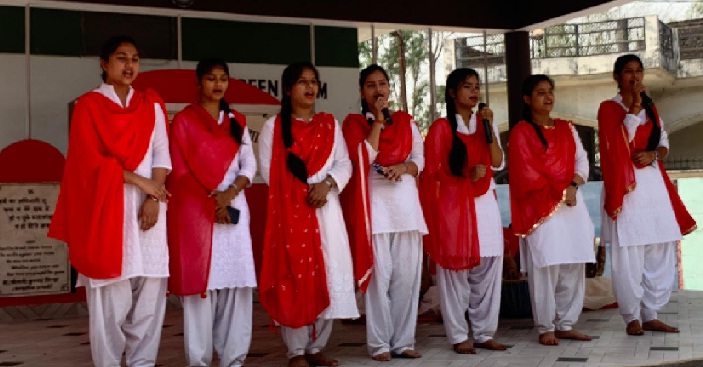 Gonda News : सर्व धर्म स्थल का फीता काटकर DM ने किया लोकार्पण