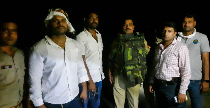 Gonda News : पुलिस मुठभेड़ में तीन बदमाश गिरफ्तार, एक जख्मी