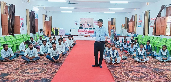 Gonda News : रेडक्रास शिविर में विविध प्रशिक्षण ले रहे हैं स्वयंसेवक