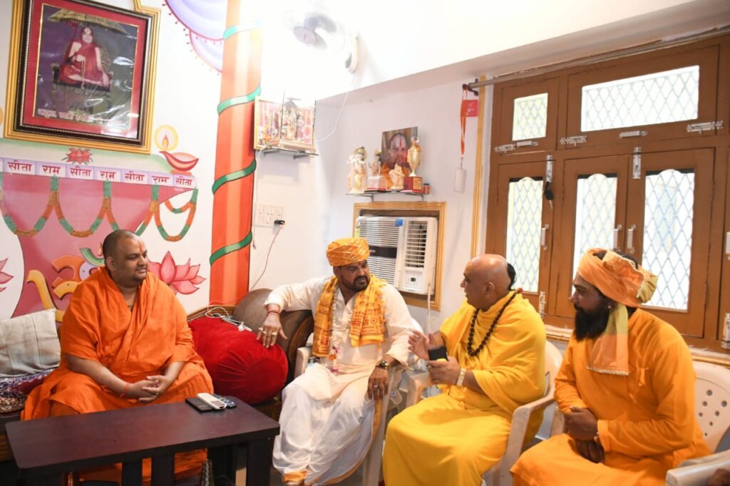 अयोध्या आकर फिर गरजे भाजपा सांसद