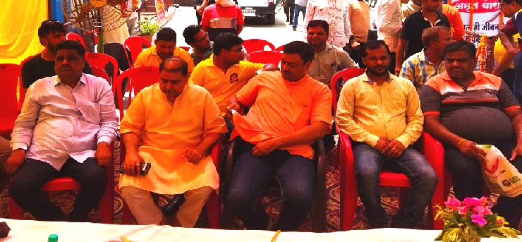 Gonda News:DM ने महिला अस्पताल में किया वाटर कूलर का लोकार्पण