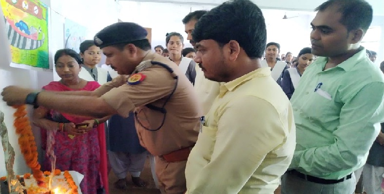 Gonda News : डाएट प्रशिक्षुओं को दी गई साइबर क्राइम व सड़क सुरक्षा की जानकारी