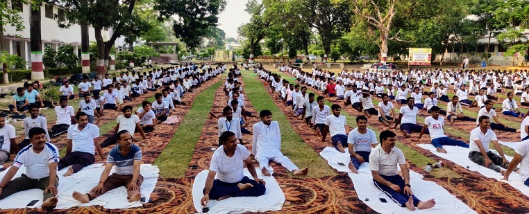 Gonda : LBS में योग शिविर का आयोजन