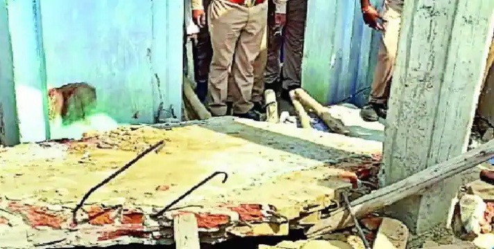 Bahraich News : मस्जिद की छत ढही, दो की मौत, आधा दर्जन जख्मी
