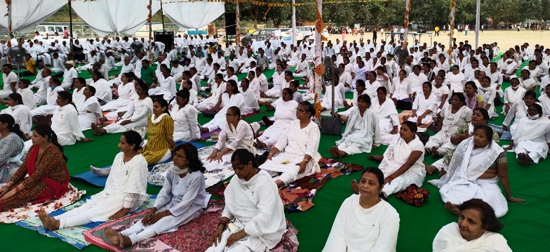 Gonda : ईश्वरीय विश्व विद्यालय में मनाया गया योग दिवस 1 Gonda : ईश्वरीय विश्व विद्यालय में मनाया गया योग दिवस