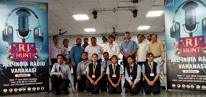 ‘एयर नेक्स्ट’ कार्यक्रम के लिए आकाशवाणी वाराणसी द्वारा आरजे हंट आयोजित