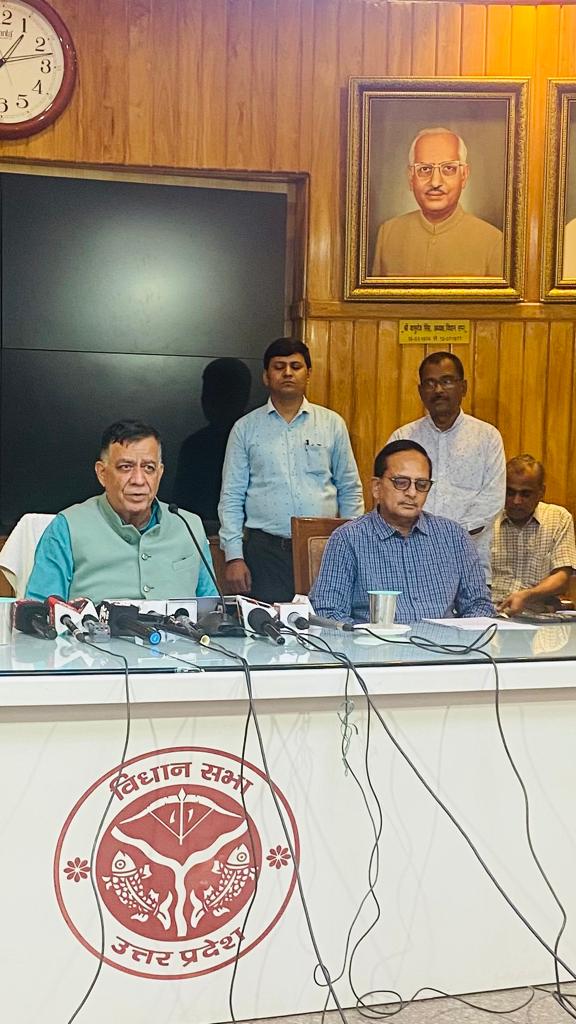 यूपी विधानसभा की कार्यवाही इस बार नहीं हुई बाधित 1 यूपी विधानसभा की कार्यवाही इस बार नहीं हुई बाधित