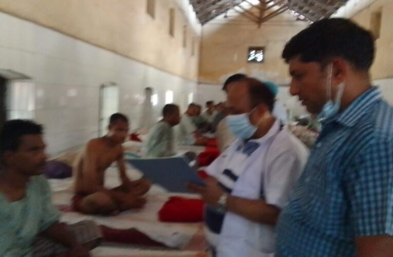 पांडेयपुर मानसिक अस्पताल में भर्ती मरीजों की मौत पर डीएम गंभीर,पहुंचे अस्पताल में