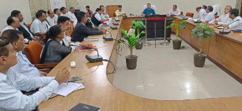 Gonda : अभियोजन की समीक्षा बैठक में इसे लेकर नाराज थे DM