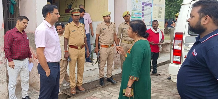 Gonda : जब गोशाला व CHC देखने पहुंच गए DM, जानें क्या हुआ