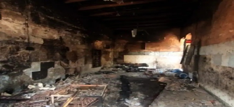 Updated : कन्नौज हिंसा की DM, SP पर गिरी गाज, 14 अन्य अफसर भी बदले