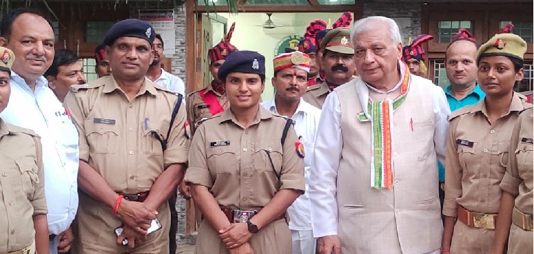 Gonda : दुनिया में अद्वितीय है भारत की संस्कृति