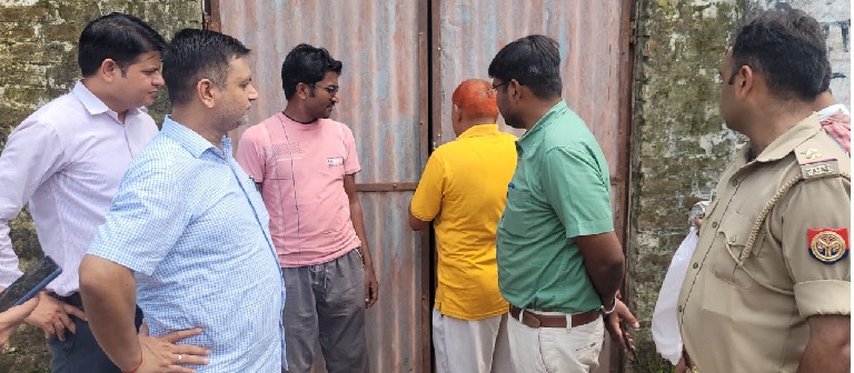 Gonda Capsule : छापे में सवा दो लाख का सिंगल यूज प्लास्टिक बरामद 1 Gonda Capsule : छापे में सवा दो लाख का सिंगल यूज प्लास्टिक बरामद