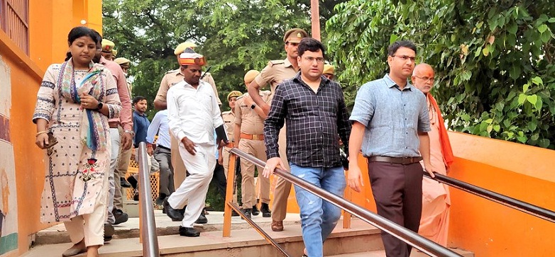 Gonda : डीएम, एसपी ने परखी कजली तीज मेले की तैयारियां 1 Gonda : डीएम, एसपी ने परखी कजली तीज मेले की तैयारियां