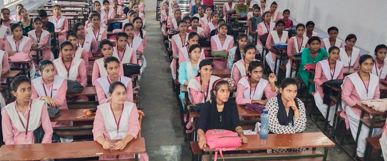 Gonda Capsule: सभी मेडिकल स्टोरों पर CCTV कैमरा अनिवार्य 5 Gonda Capsule: सभी मेडिकल स्टोरों पर CCTV कैमरा अनिवार्य