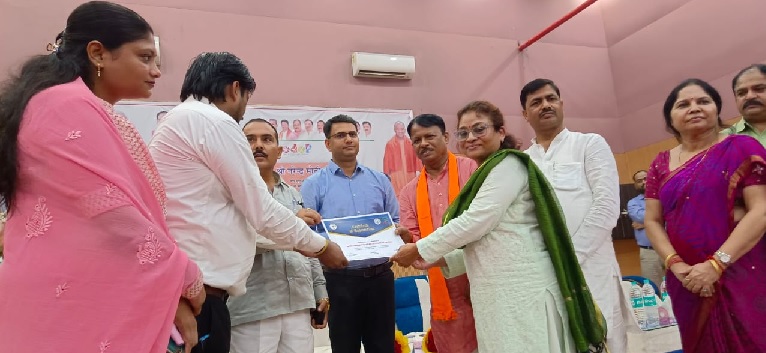 Gonda : ‘वोकल फॉर लोकल’ प्रदर्शनी का आयोजन