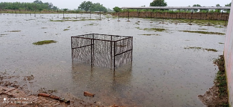 Gonda : डीएम ने बाढ़ क्षेत्रों में उतारी अधिकारियों की फौज