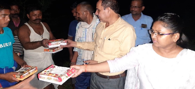 Gonda : डीएम ने बाढ़ क्षेत्रों में उतारी अधिकारियों की फौज