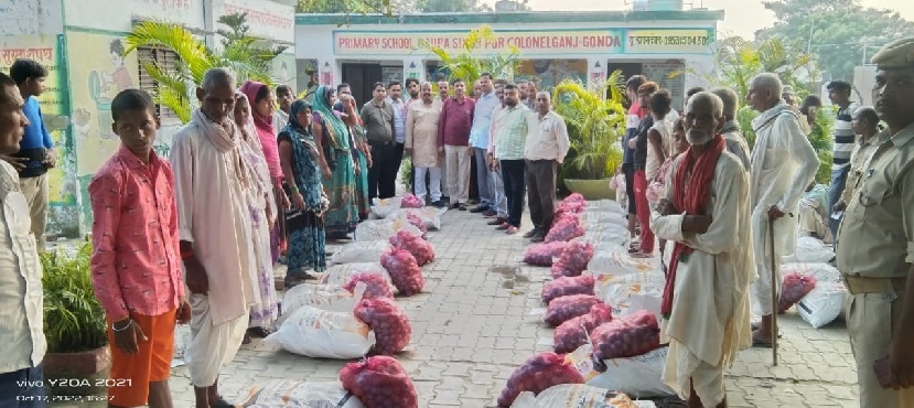 Gonda : बाढ़ का पानी घटा, समस्याएं ज्यों की त्यों
