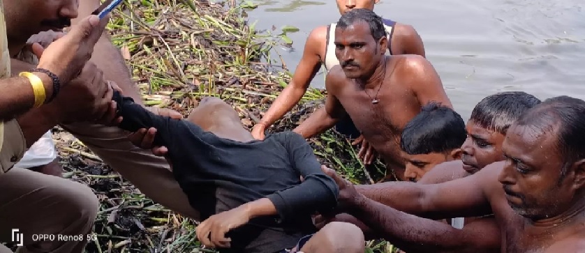 Gonda : छठ पूजा का प्रसाद लेने जा रहे किशोर की डूबकर मौत