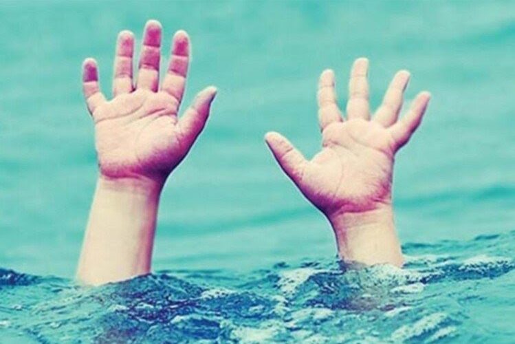 लखनऊ: मूर्ति विसर्जन के दौरान गोमती नदी में चार श्रद्धालु डूबे, दो लापता