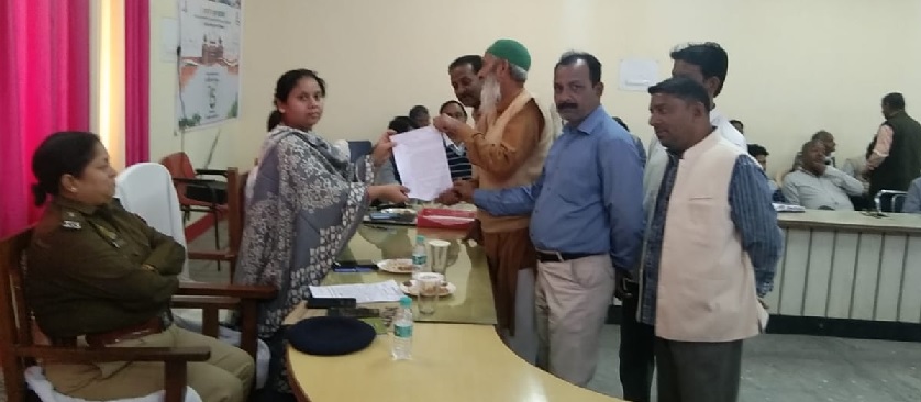 Balrampur : एम्बुलेंस में हुआ सुरक्षित प्रसव