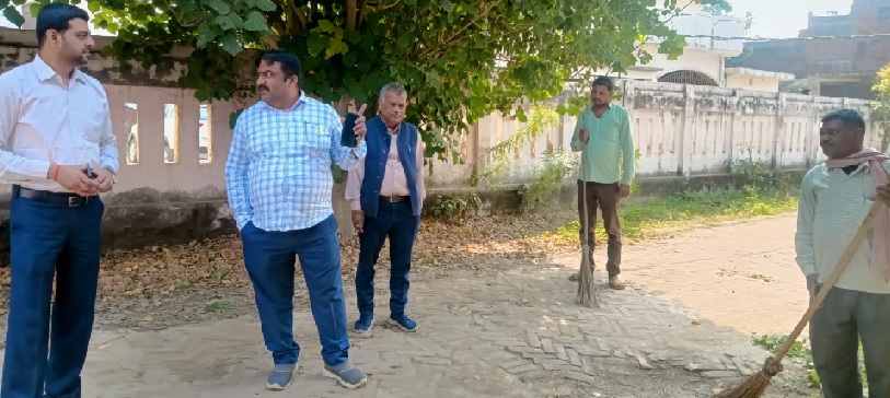 Gonda : डेंगू से निपटने के लिए फील्ड में उतरा प्रशासन