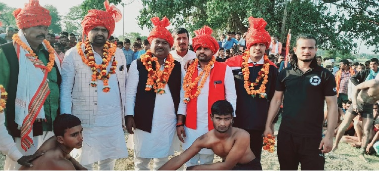 Gonda : मुलायम सिंह की जयंती पर सपाइयों की श्रद्धांजलि 1 Gonda : मुलायम सिंह की जयंती पर सपाइयों की श्रद्धांजलि