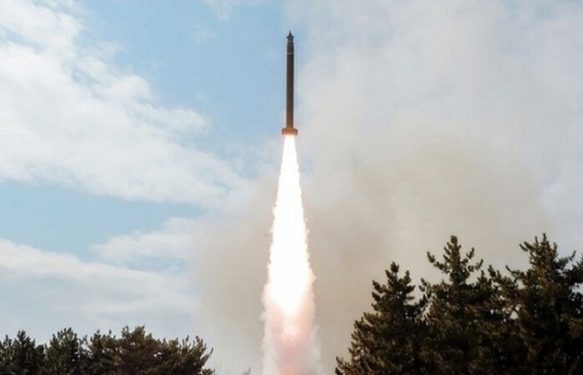  नहीं मान रहा उत्तर कोरिया, फिर बैलिस्टिक मिसाइल दागने से जापान व दक्षिण कोरिया में हड़कंप