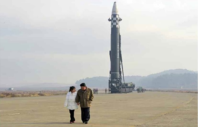  उत्तर कोरिया के शासक किम जोंग उन ने अमेरिका को दी परमाणु हमले की धमकी