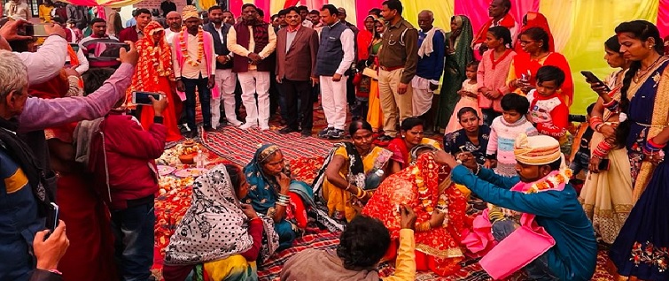 Balrampur : परिणय सूत्र में बंधे 62 जोड़े, MLA ने दी बधाई