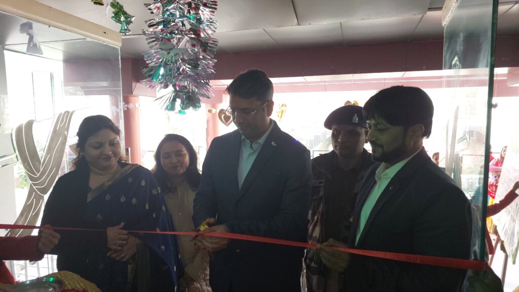 सेंट जेवियर्स स्कूल में दिखी पूर्वोत्तर की झांकी, DM ने सराहा 1 सेंट जेवियर्स स्कूल में दिखी पूर्वोत्तर की झांकी, DM ने सराहा