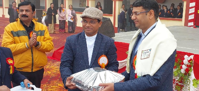 Gonda : फातिमा स्कूल के ‘FETE’ में DM की बच्चों से अपील 1 Gonda : फातिमा स्कूल के ‘FETE’ में DM की बच्चों से अपील