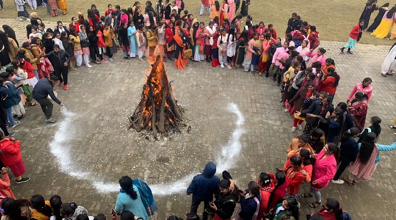 Gonda : NGM में मनाई गई लोहड़ी