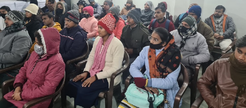 LKO : छात्रवृत्ति के लिए चुने गए तीन विपन्न मेधावी