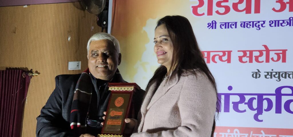 रेडियो अवध ने आयोजित की लोकगायन प्रतियोगिता