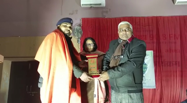 रेडियो अवध ने आयोजित की लोकगायन प्रतियोगिता