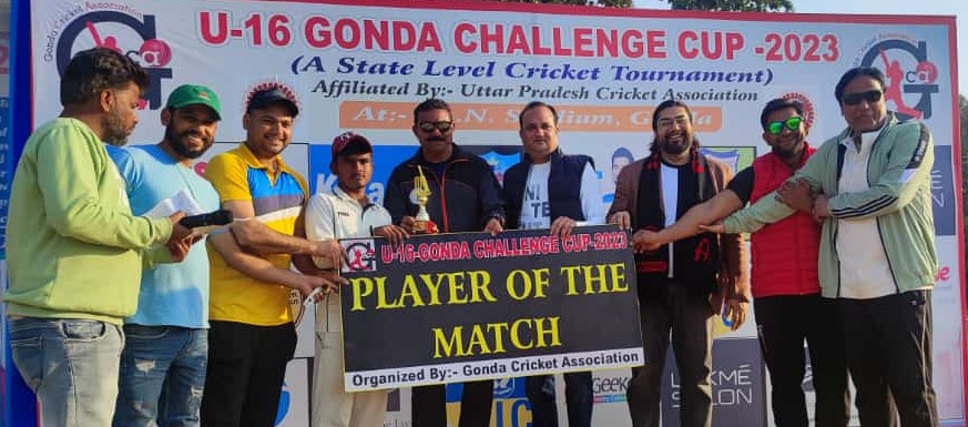 शनिवार को ट्राफी के लिए भिडेंगी मुरादाबाद व लखनऊ की टीमें 2 शनिवार को ट्राफी के लिए भिडेंगी मुरादाबाद व लखनऊ की टीमें