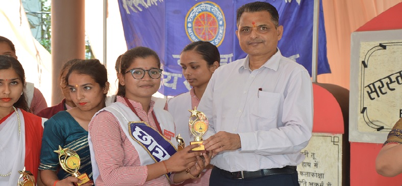 Gonda : NGM के वार्षिकोत्सव में पुरस्कारों का वितरण 1 Gonda : NGM के वार्षिकोत्सव में पुरस्कारों का वितरण