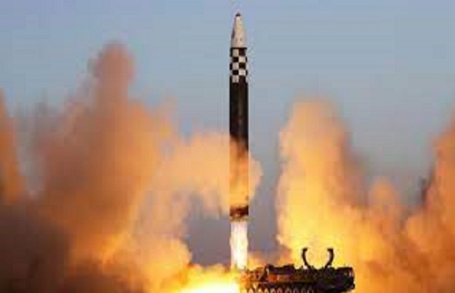 उत्तर कोरिया ने फिर दागी बैलिस्टिक मिसाइल, जापान ने खाली कराया होक्काइडो द्वीप