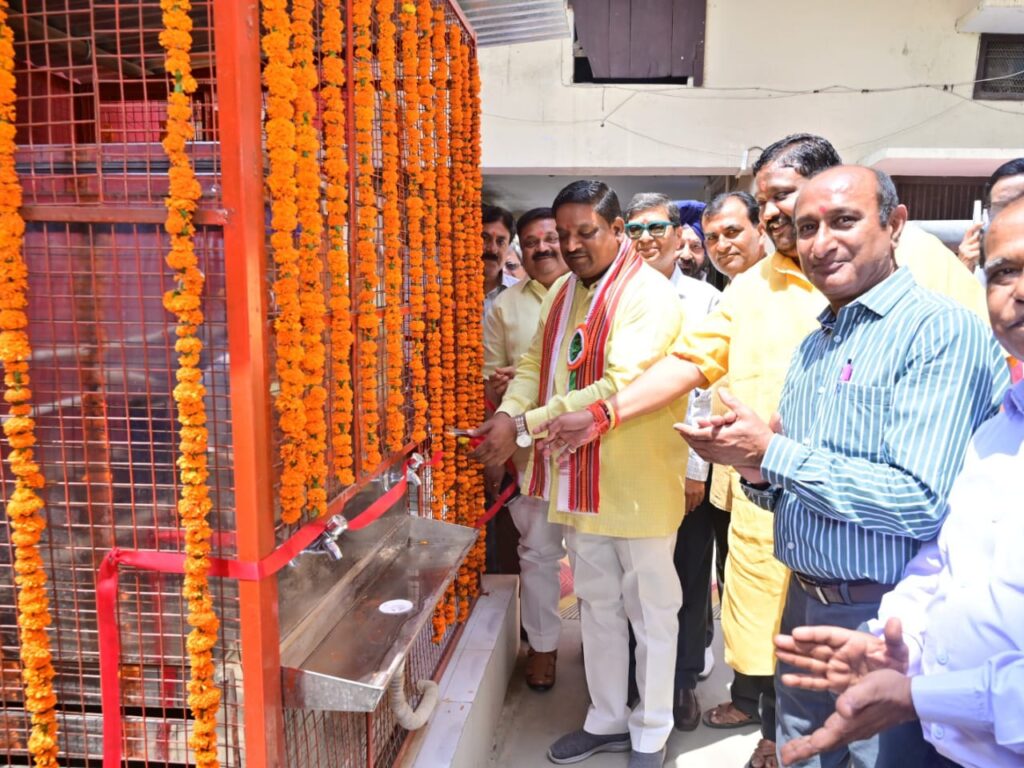 बलरामपुर में नव-निर्वाचित पालिका अध्यक्ष को किया गया स्वागत: 1 बलरामपुर में नव-निर्वाचित पालिका अध्यक्ष को किया गया स्वागत: