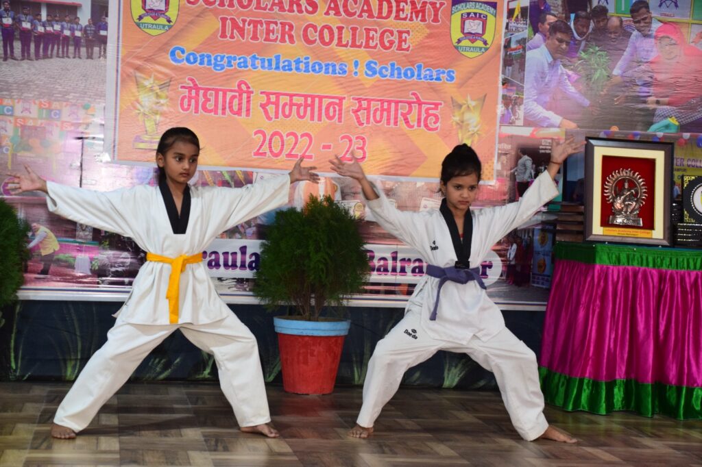 बलरामपुर :स्कॉलर्स एकेडमी मे मेधावी सम्मान समारोह 2023 का हुआ आगाज